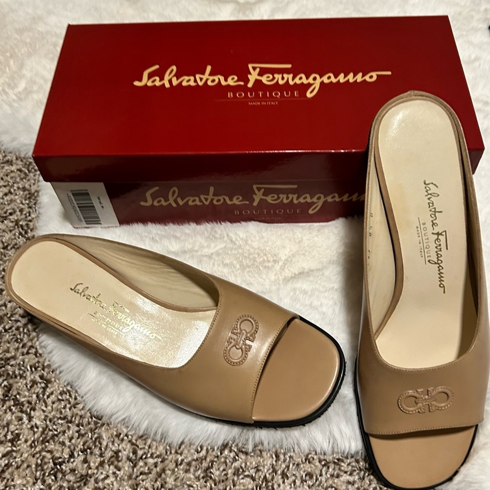Salvatore Ferragamo Sand Calf shoes Size 8.5
